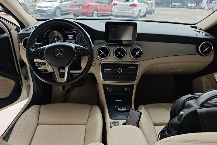 Used Mercedes-Benz GLA 2016 GLA 200 Sport Edition Center Console