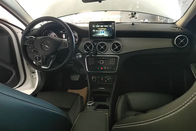 Used Mercedes-Benz GLA 2016 GLA 200 Sport Edition Center Console