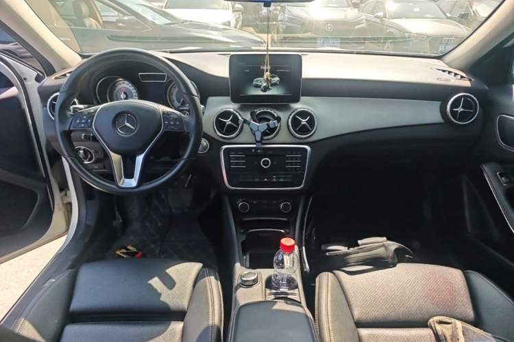 Used Mercedes-Benz GLA 2016 GLA 200 Sport Edition Center Console