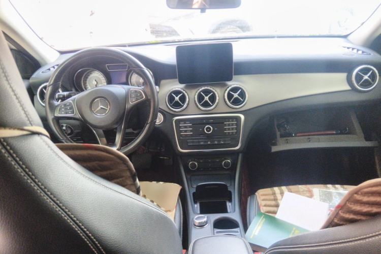 Used Mercedes-Benz GLA 2016 GLA 200 Fashion Model Center Console