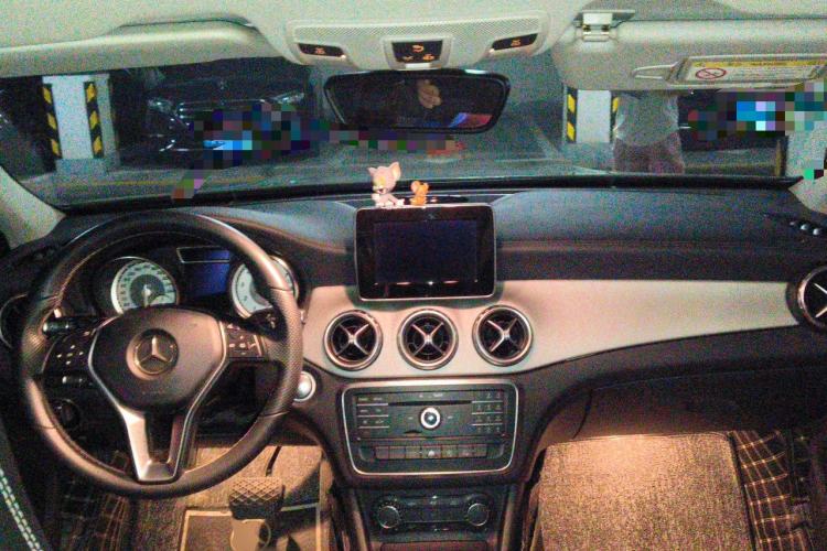 Used Mercedes-Benz GLA 2016 GLA 200 Fashion Model Center Console