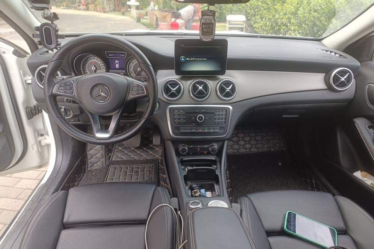 Used Mercedes-Benz GLA 2016 GLA 200 Fashion Model Center Console