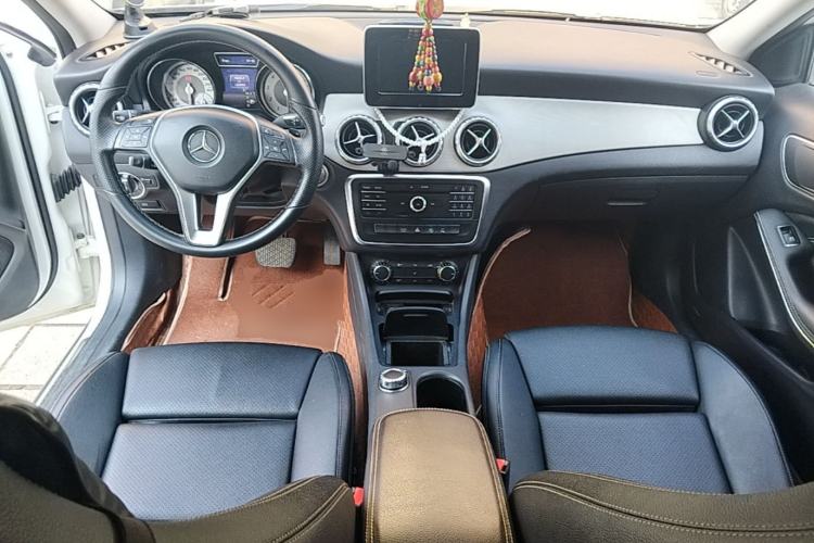 Used Mercedes-Benz GLA 2016 GLA 200 Sport Edition Center Console