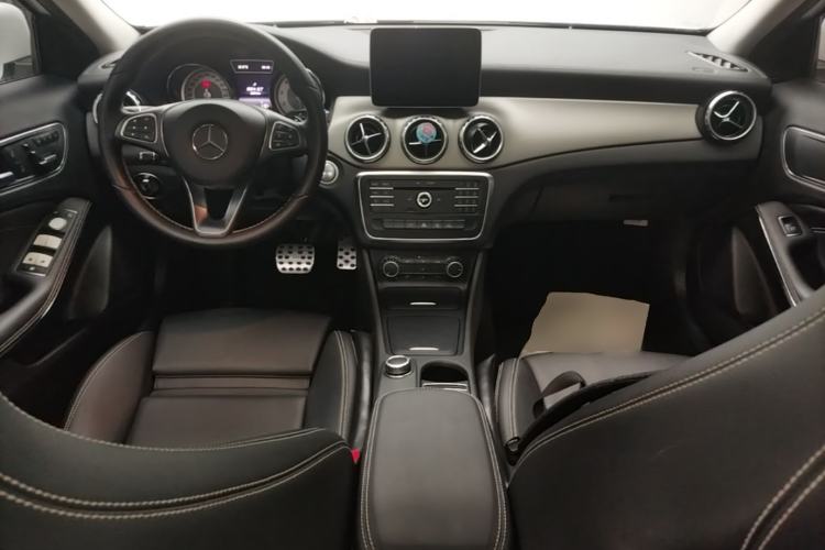 Used Mercedes-Benz GLA 2016 GLA 200 Fashion Model Center Console