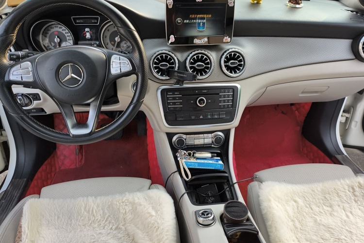 Used Mercedes-Benz GLA 2016 GLA 200 Sport Edition Center Console