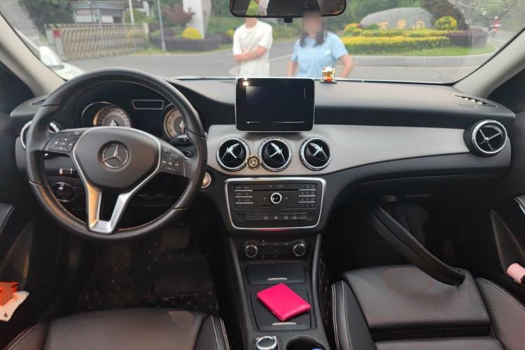 Used Mercedes-Benz GLA 2016 GLA 200 Sport Edition Center Console