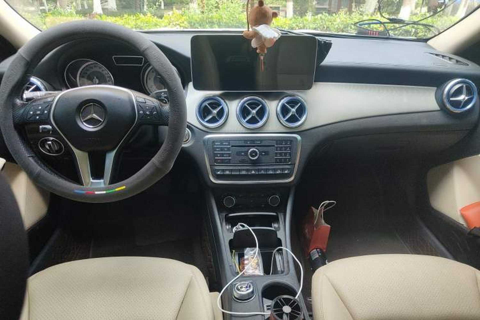 Used Mercedes-Benz GLA 2016 GLA 220 4MATIC Fashion Edition Center Console