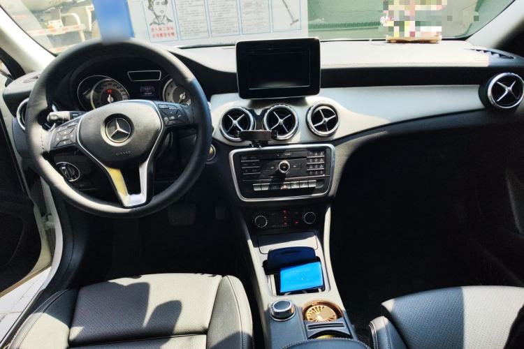 Used Mercedes-Benz GLA 2016 GLA 200 Fashion Model Center Console