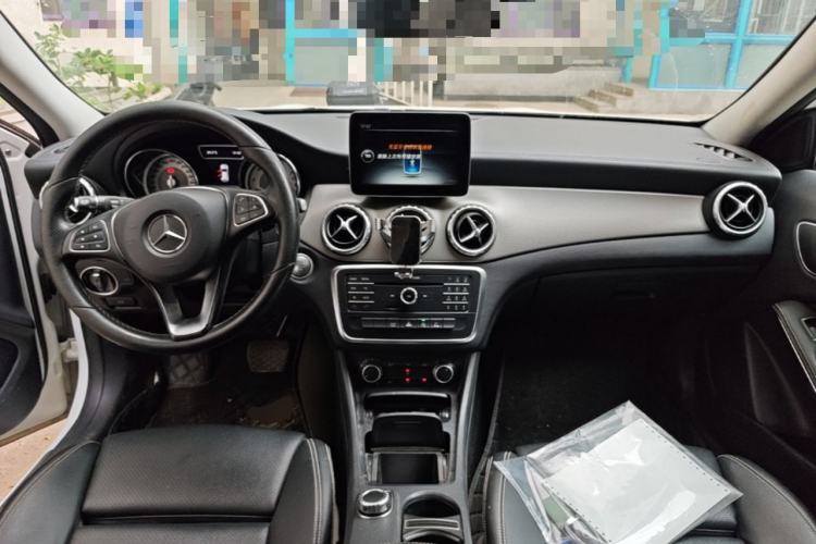 Used Mercedes-Benz GLA 2016 GLA 200 Fashion Model Center Console