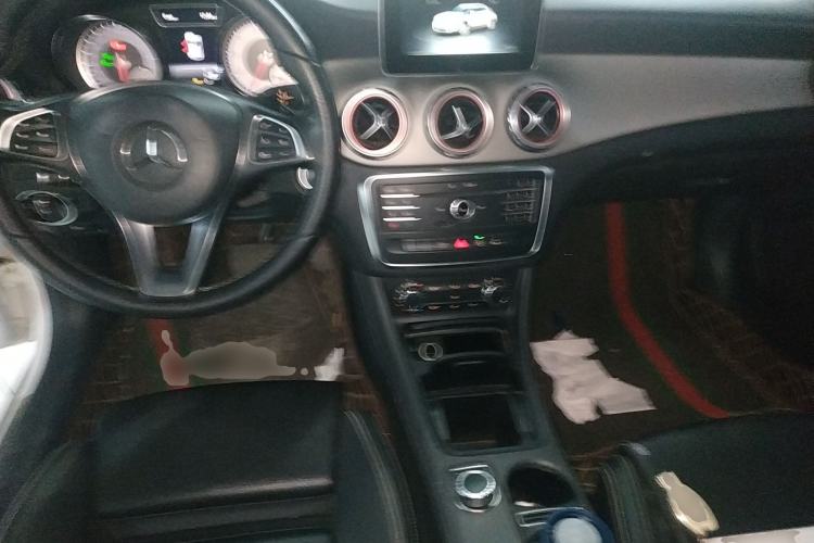 Used Mercedes-Benz GLA 2016 GLA 200 Fashion Model Center Console
