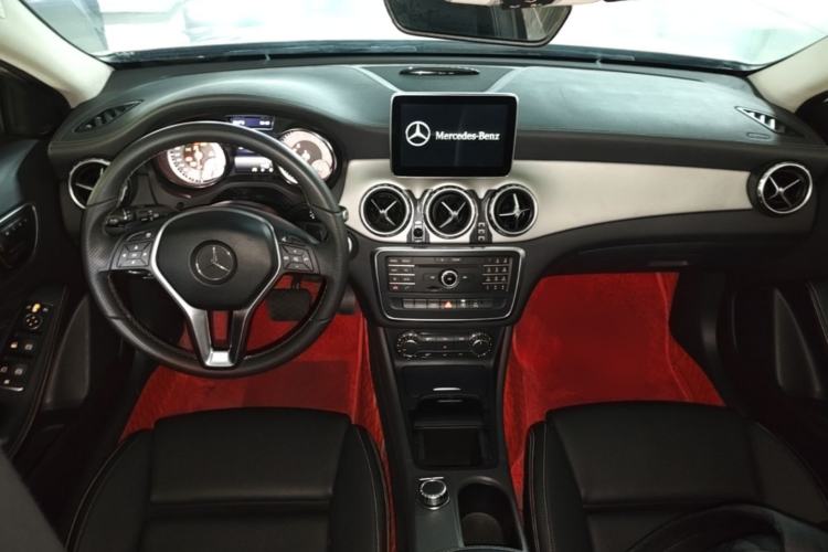 Used Mercedes-Benz GLA 2016 GLA 200 Fashion Model Center Console