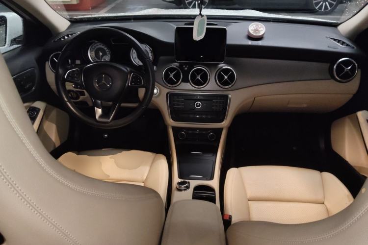 Used Mercedes-Benz GLA 2016 GLA 200 Sport Edition Center Console