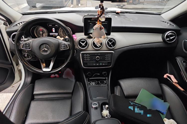 Used Mercedes-Benz GLA 2016 GLA 200 Sport Edition Center Console