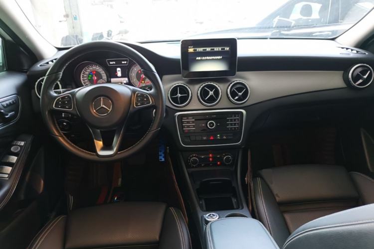 Used Mercedes-Benz GLA 2016 GLA 200 Sport Edition Center Console
