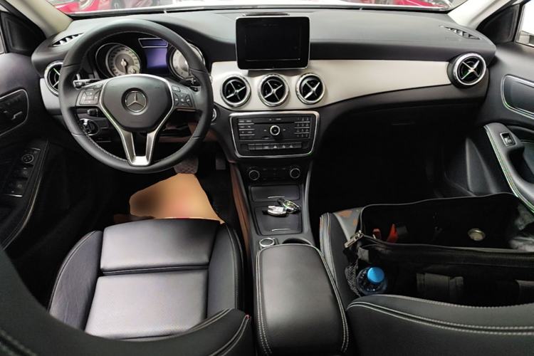 Used Mercedes-Benz GLA 2016 GLA 200 Fashion Model Center Console