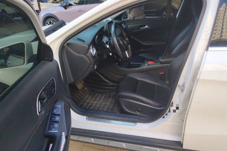 Used Mercedes-Benz GLA 2016 GLA 200 Sport Edition Driver Seat