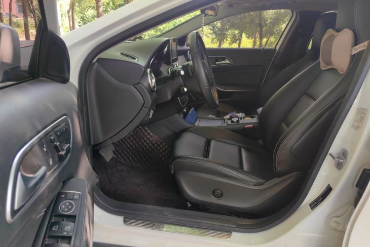 Used Mercedes-Benz GLA 2016 GLA 200 Sport Edition Driver Seat