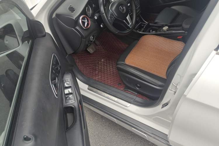 Used Mercedes-Benz GLA 2016 GLA 200 Sport Edition Driver Seat
