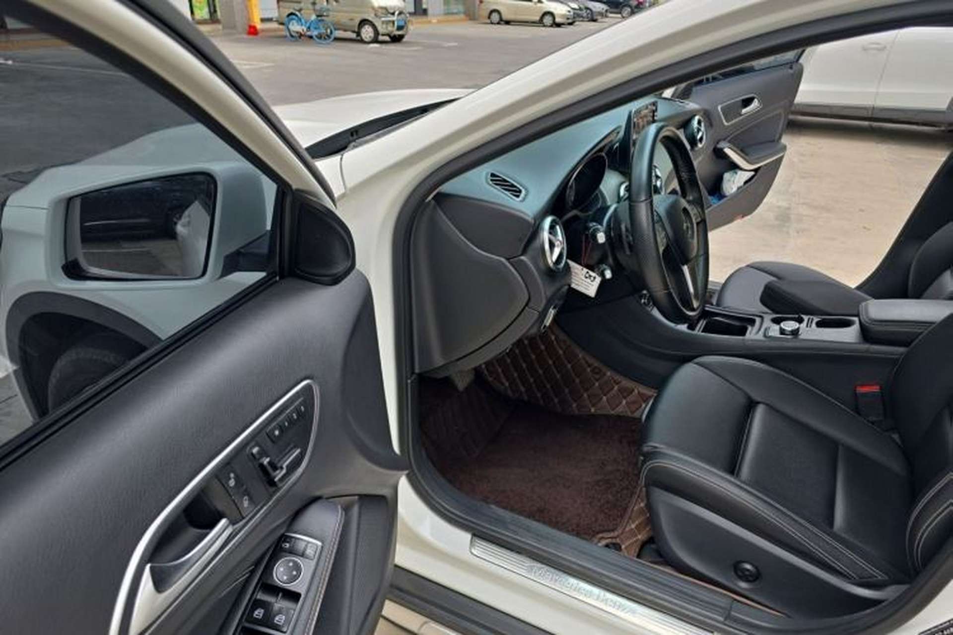 Used Mercedes-Benz GLA 2016 GLA 200 Sport Edition Driver Seat