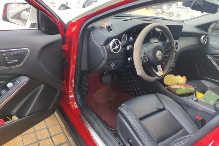 Used Mercedes-Benz GLA 2016 GLA 220 4MATIC Fashion Edition Driver Seat