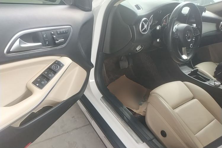 Used Mercedes-Benz GLA 2016 GLA 200 Fashion Model Driver Seat
