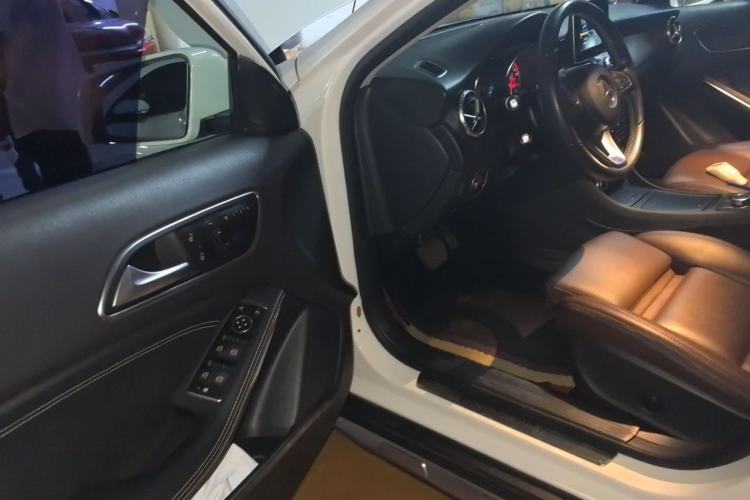Used Mercedes-Benz GLA 2016 GLA 200 Sport Edition Driver Seat