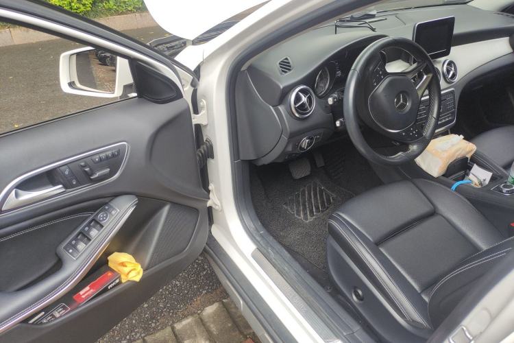 Used Mercedes-Benz GLA 2016 GLA 200 Sport Edition Driver Seat