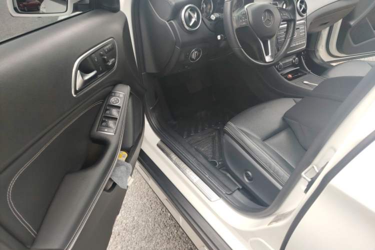 Used Mercedes-Benz GLA 2016 GLA 220 4MATIC Fashion Edition Driver Seat