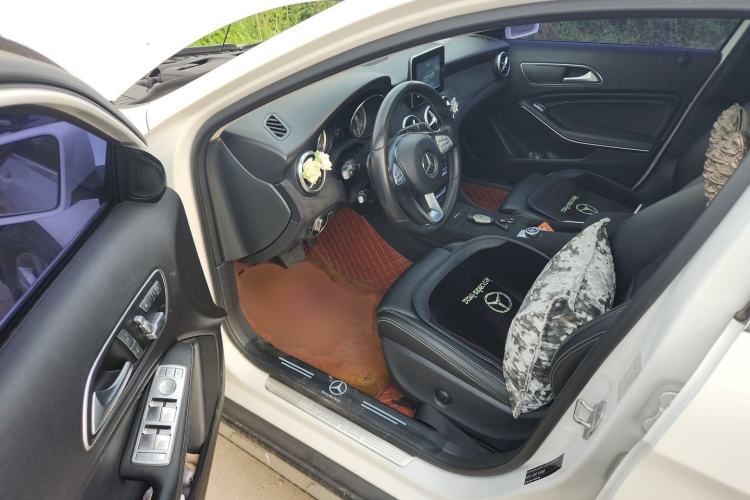Used Mercedes-Benz GLA 2016 GLA 200 Sport Edition Driver Seat