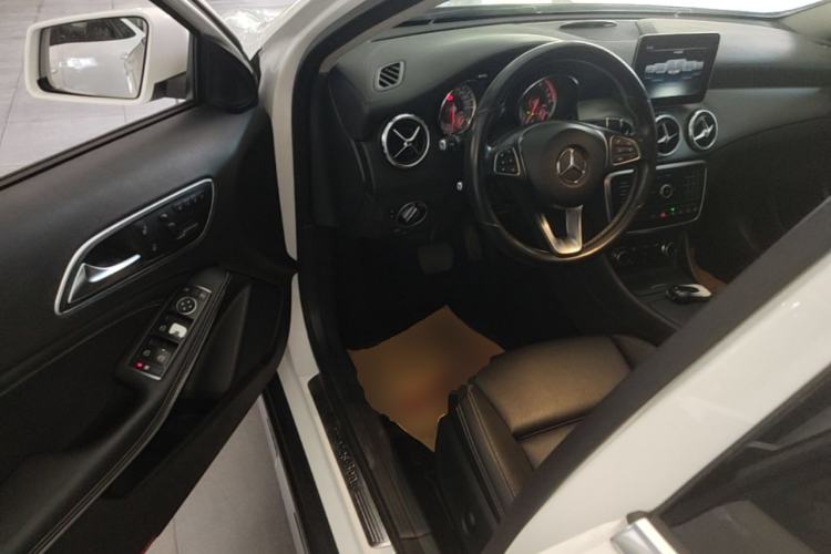 Used Mercedes-Benz GLA 2016 GLA 220 4MATIC Fashion Edition Driver Seat