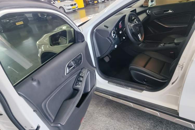 Used Mercedes-Benz GLA 2016 GLA 200 Fashion Model Driver Seat