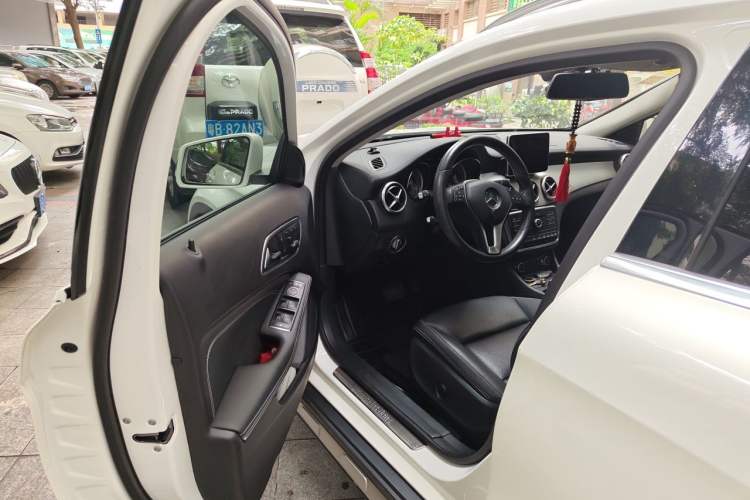 Used Mercedes-Benz GLA 2016 GLA 220 4MATIC Fashion Edition Driver Seat