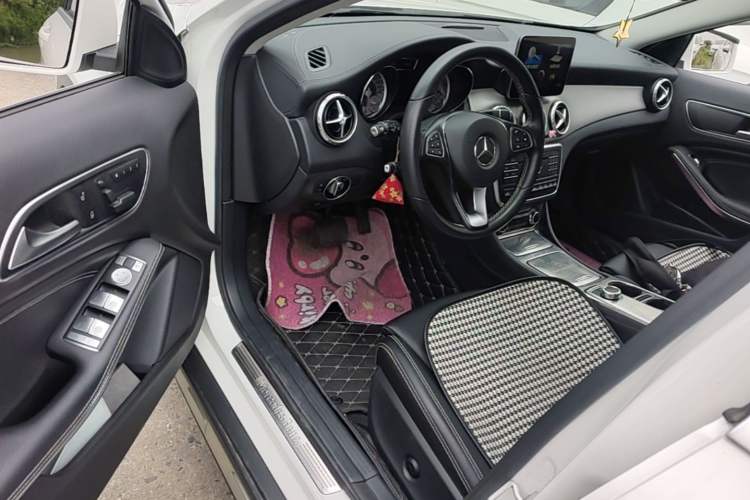 Used Mercedes-Benz GLA 2016 GLA 220 4MATIC Fashion Edition Driver Seat