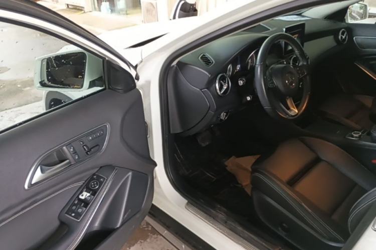 Used Mercedes-Benz GLA 2016 GLA 200 Sport Edition Driver Seat
