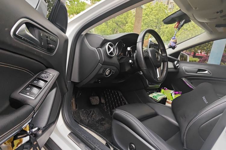 Used Mercedes-Benz GLA 2016 GLA 200 Sport Edition Driver Seat