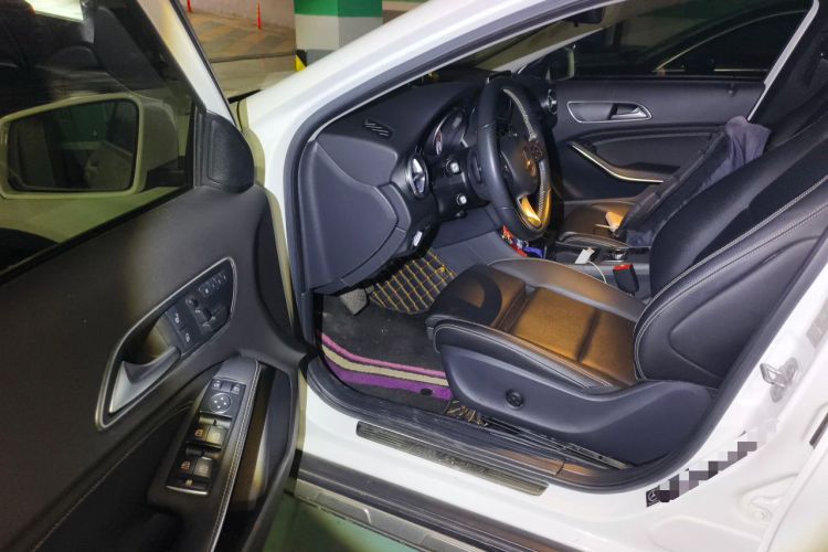 Used Mercedes-Benz GLA 2016 GLA 200 Sport Edition Driver Seat