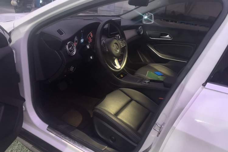 Used Mercedes-Benz GLA 2016 GLA 200 Sport Edition Driver Seat