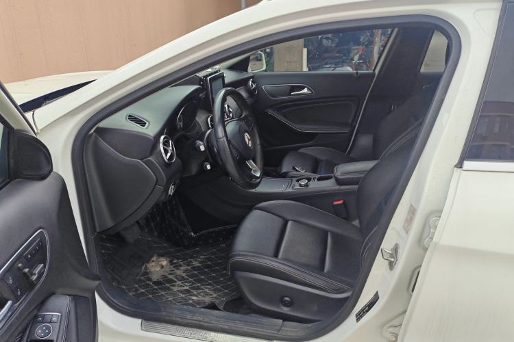Used Mercedes-Benz GLA 2016 GLA 200 Sport Edition Driver Seat