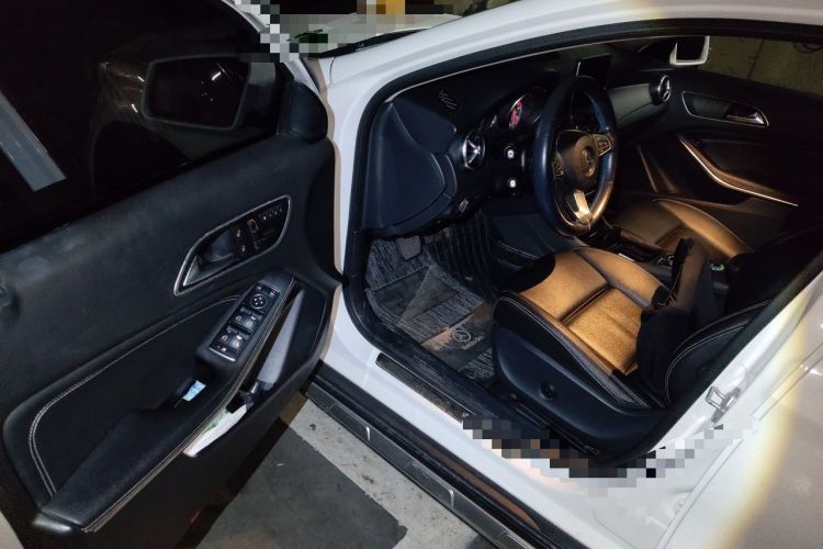 Used Mercedes-Benz GLA 2016 GLA 200 Sport Edition Driver Seat