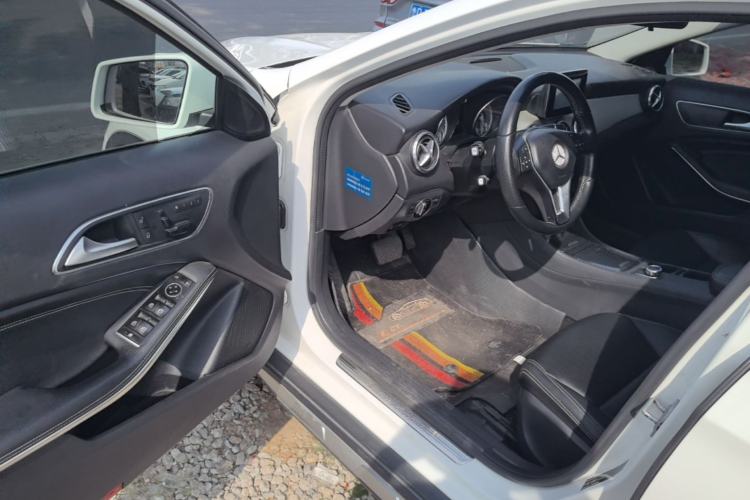 Used Mercedes-Benz GLA 2016 GLA 200 Sport Edition Driver Seat