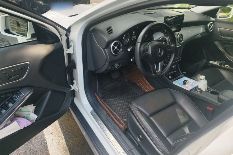 Used Mercedes-Benz GLA 2016 GLA 220 4MATIC Fashion Edition Driver Seat