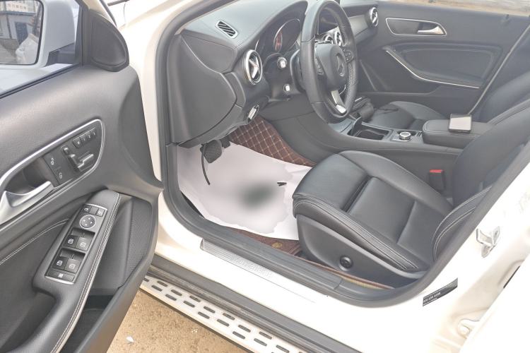 Used Mercedes-Benz GLA 2016 GLA 220 4MATIC Fashion Edition Driver Seat