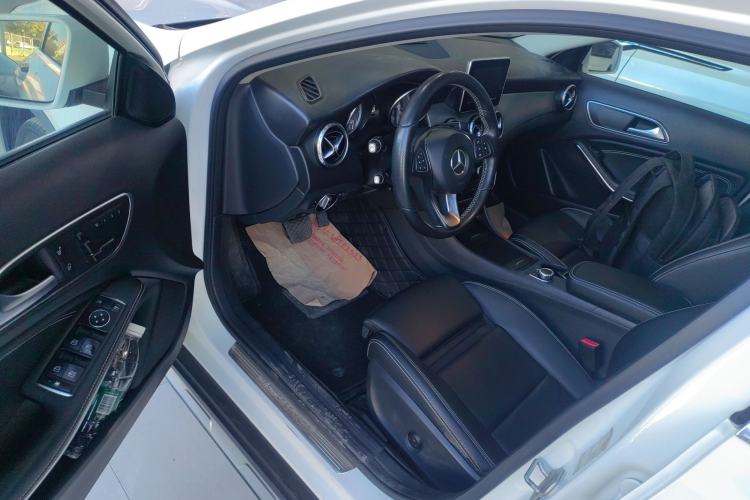 Used Mercedes-Benz GLA 2016 GLA 200 Sport Edition Driver Seat