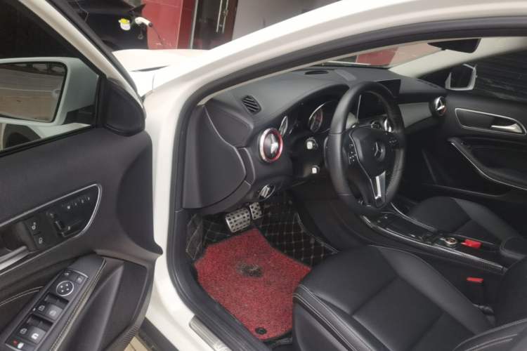 Used Mercedes-Benz GLA 2016 GLA 220 4MATIC Fashion Edition Driver Seat