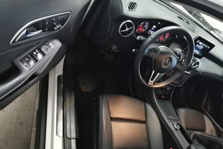 Used Mercedes-Benz GLA 2016 GLA 200 Fashion Model Driver Seat