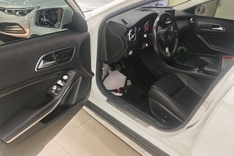 Used Mercedes-Benz GLA 2016 GLA 220 4MATIC Fashion Edition Driver Seat