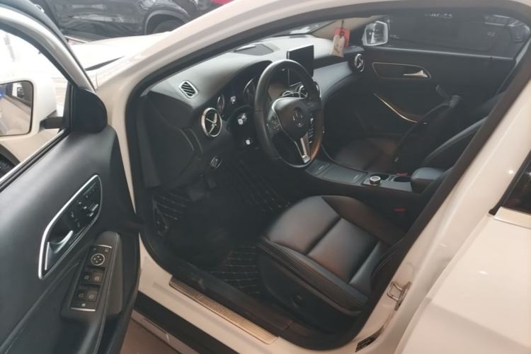Used Mercedes-Benz GLA 2016 GLA 220 4MATIC Fashion Edition Driver Seat
