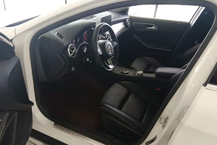Used Mercedes-Benz GLA 2016 GLA 200 Fashion Model Driver Seat
