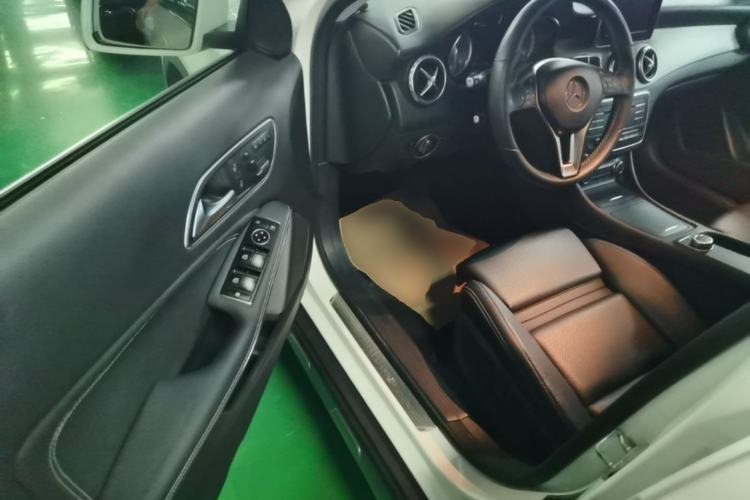 Used Mercedes-Benz GLA 2016 GLA 200 Sport Edition Driver Seat