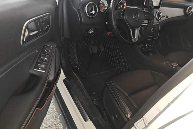 Used Mercedes-Benz GLA 2016 GLA 200 Fashion Model Driver Seat